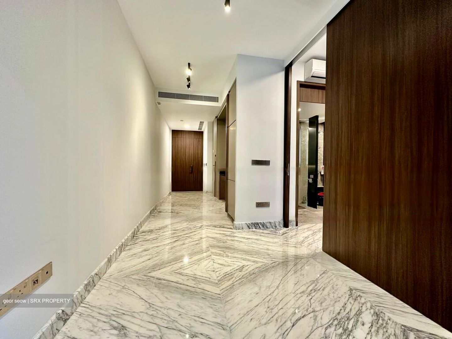 Van Holland (D10), Condominium #564730911